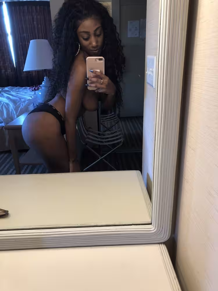Bailey Rae, photo 4