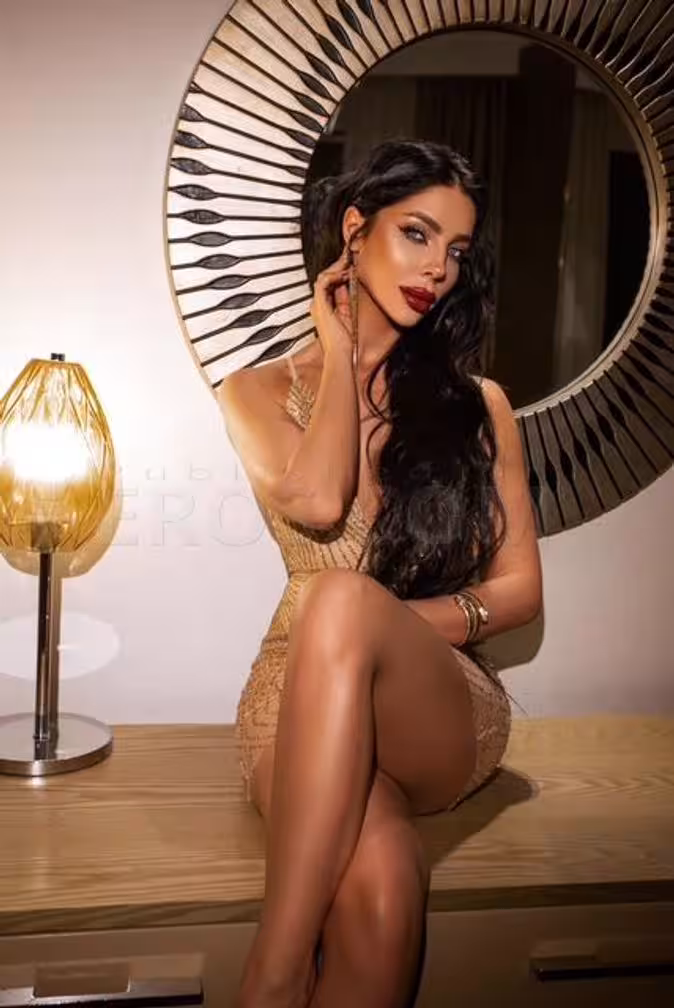 Elizabeth, photo 2