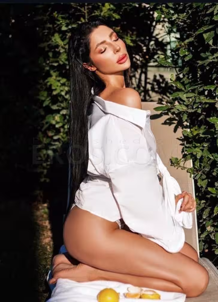 Elizabeth, photo 8