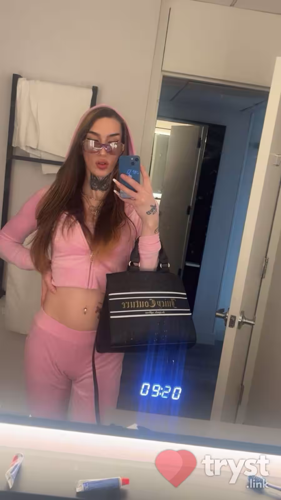 TS Ayesha Green, photo 2