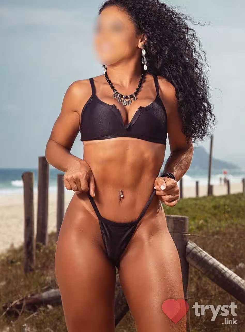 Lais Guimaraes, photo 6