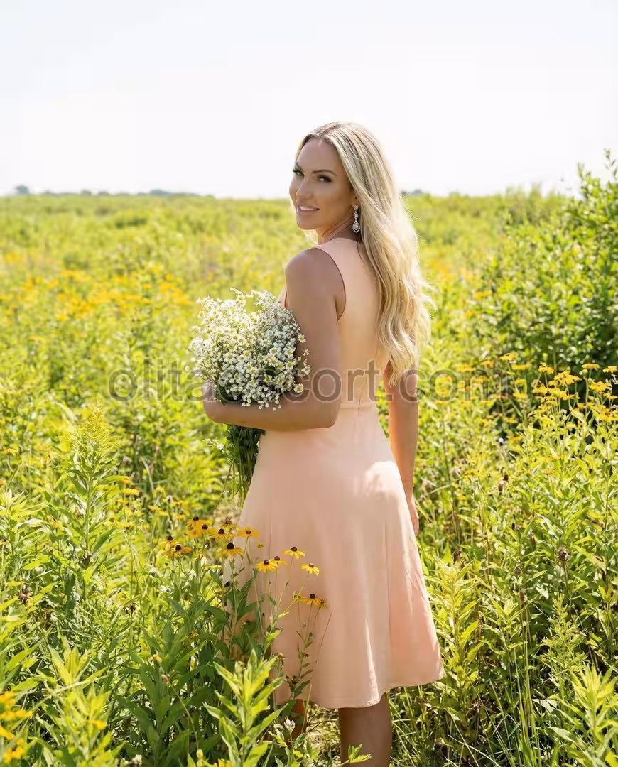 Margaret, escort in Minneapolis, MN