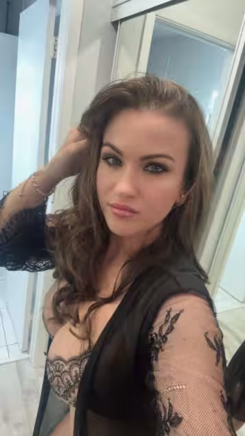 Laura, escort in Hialeah, FL