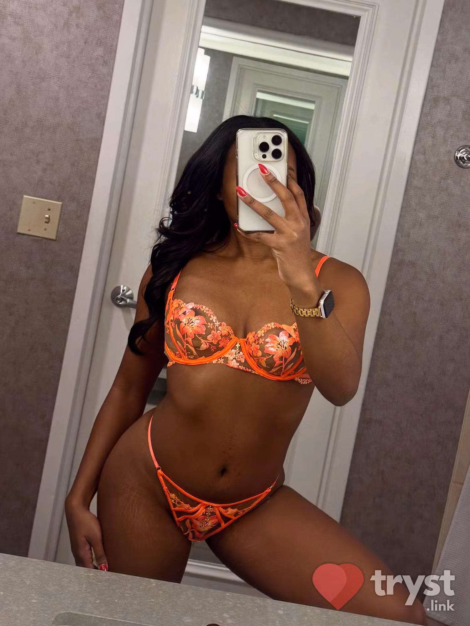 Serena Wells, photo 5