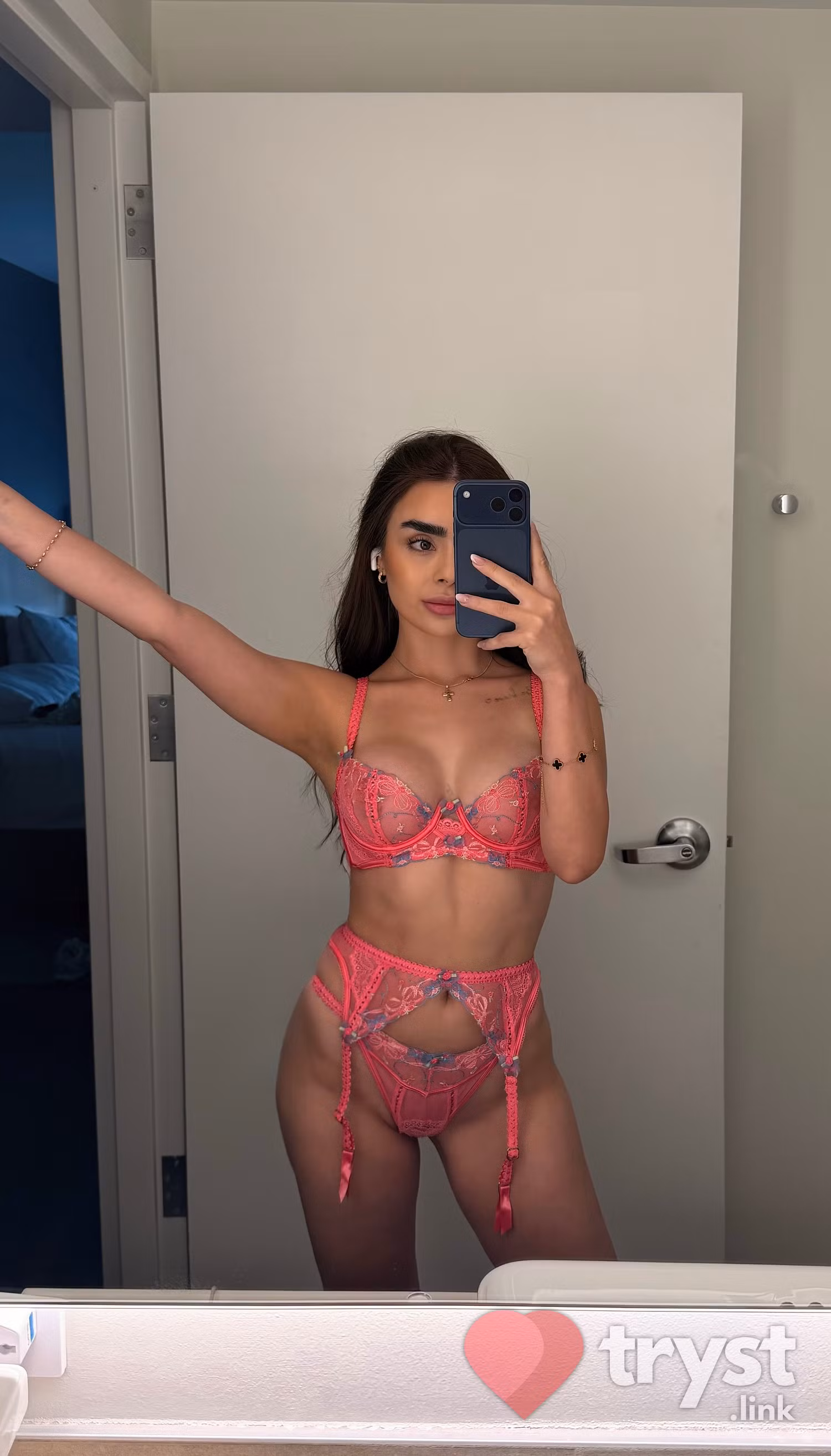 Dulce Mariana, escort in Tysons Corner, VA
