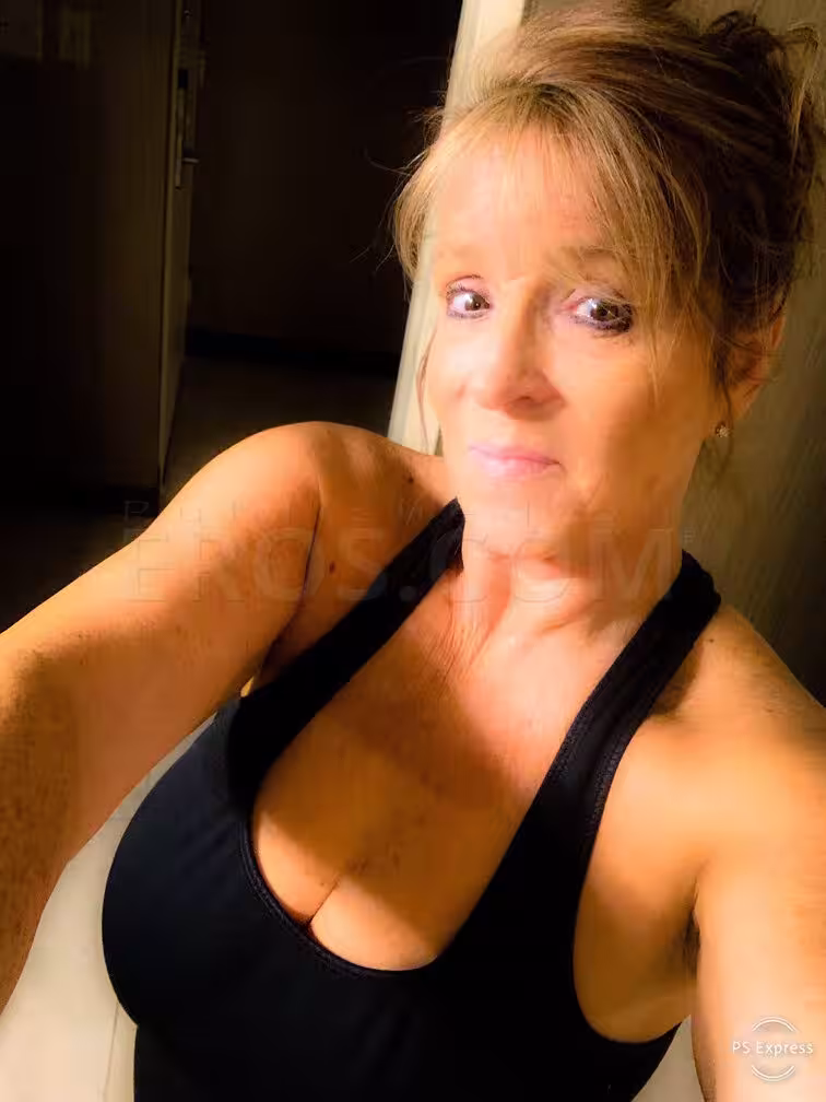 Terri, escort in Atlanta, GA