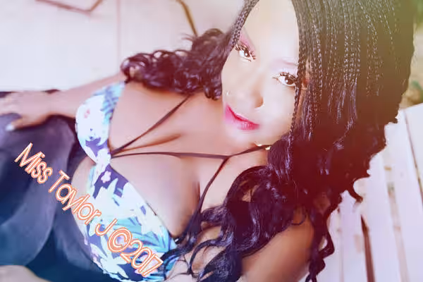 Miss Taylor Juggs, photo 7