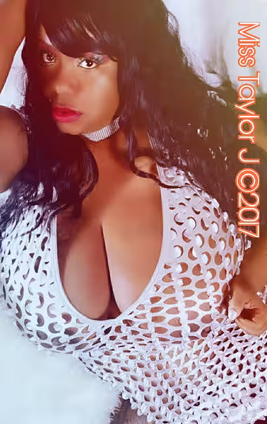 Miss Taylor Juggs, photo 10