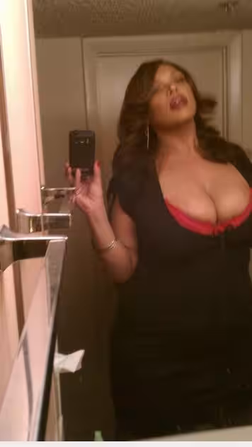 TS Lola / Nina, photo 2