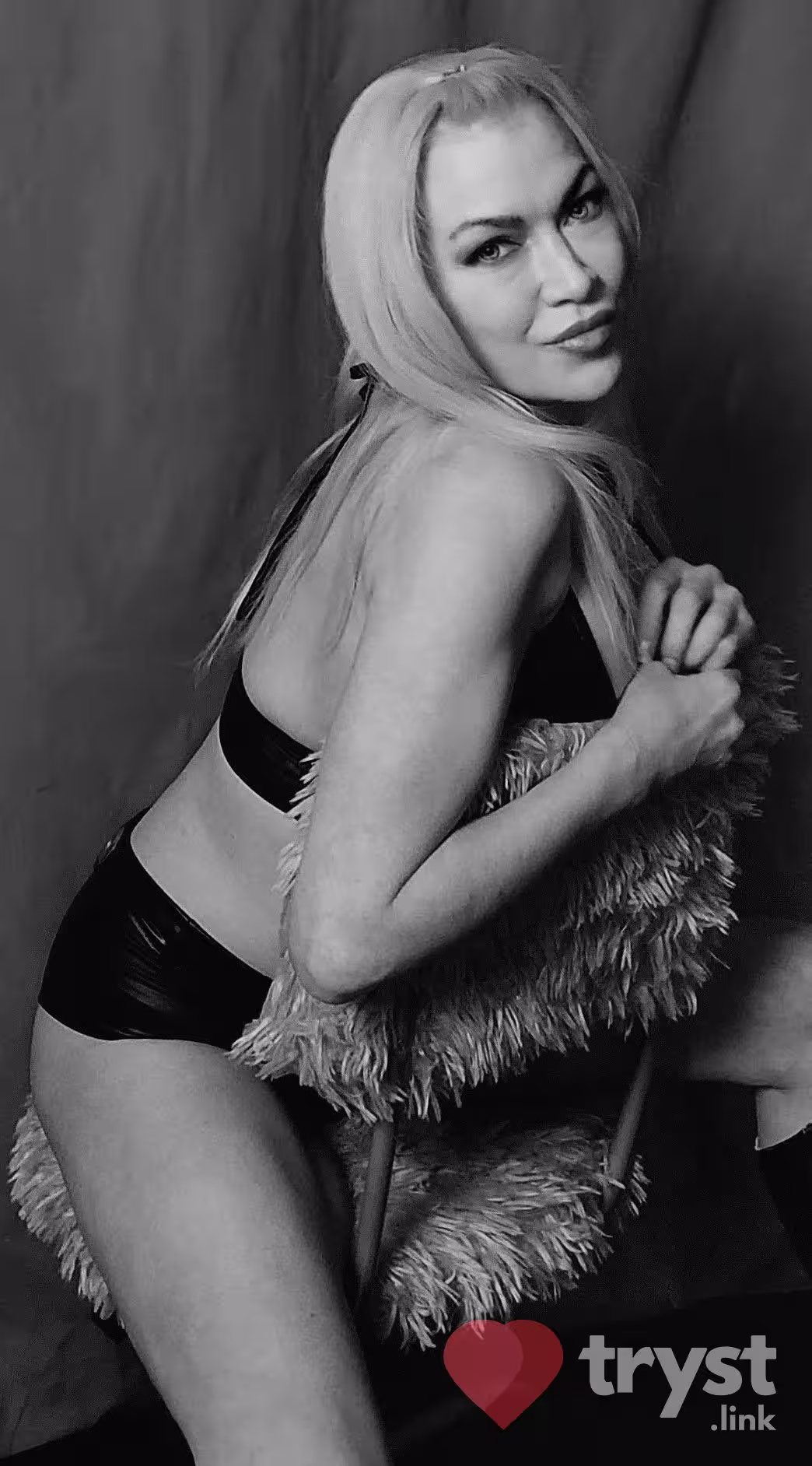 Nikki Avalon, photo 6